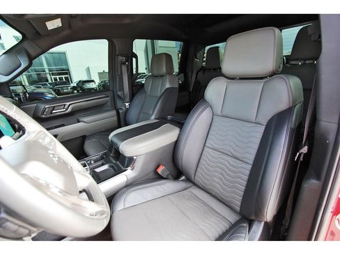 Used 2024 Chevrolet Silverado 1500 ZR2 w/ Technology Package image 26