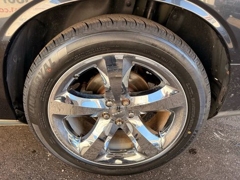 Used 2009 Dodge Challenger R/T image 38