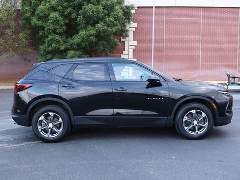 Used 2024 Chevrolet Blazer LT w/ Convenience Package FWD image 30