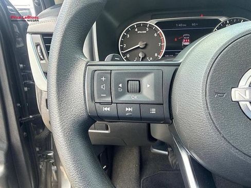 Used 2024 Nissan Rogue S FWD image 22