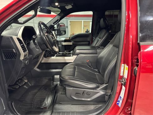 Used 2022 Ford F350 Lariat w/ Black Appearance Package image 9