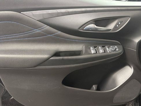 Used 2025 Buick Envista Sport Touring FWD image 23