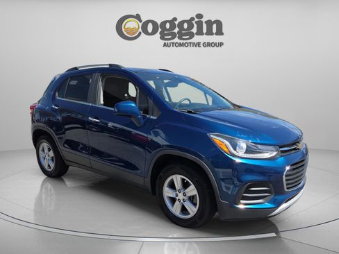 Used 2019 Chevrolet Trax LT w/ LT Convenience Package image 7