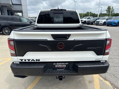 Used 2024 Nissan Titan PRO-4X w/ Pro-4x Convenience Package AWD/4WD image 6