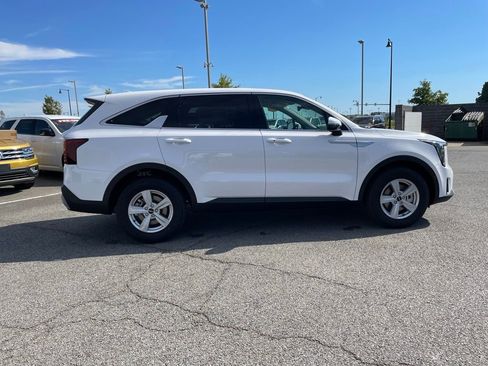 New 2026 Kia Sorento LX image 9