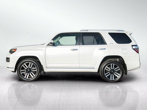 Used 2024 Toyota 4Runner Limited AWD/4WD image 2