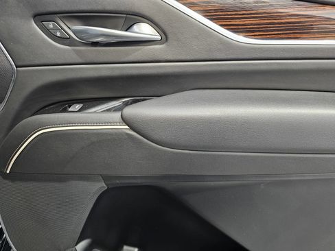 Used 2021 Cadillac Escalade ESV Premium Luxury AWD/4WD image 9