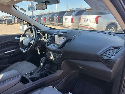 Used 2017 Ford Escape SE w/ Equipment Group 201A image 28
