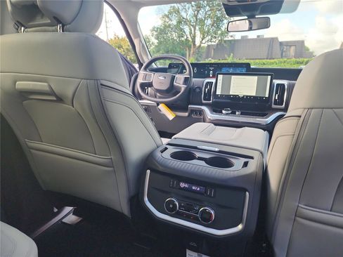New 2026 Ford Expedition Platinum AWD/4WD image 24