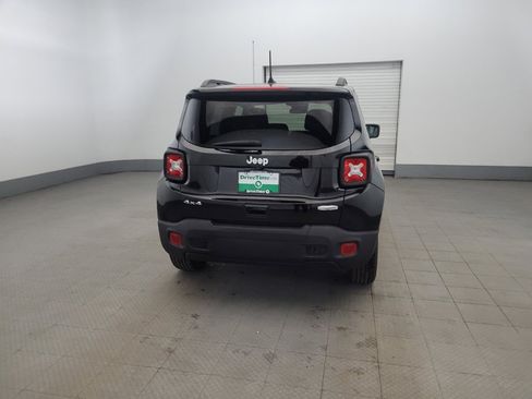 Used 2020 Jeep Renegade Latitude w/ Cold Weather Group image 7