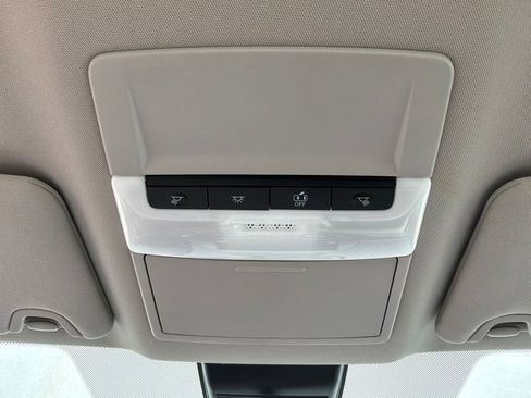 Used 2025 Nissan Altima 2.5 SV FWD image 17