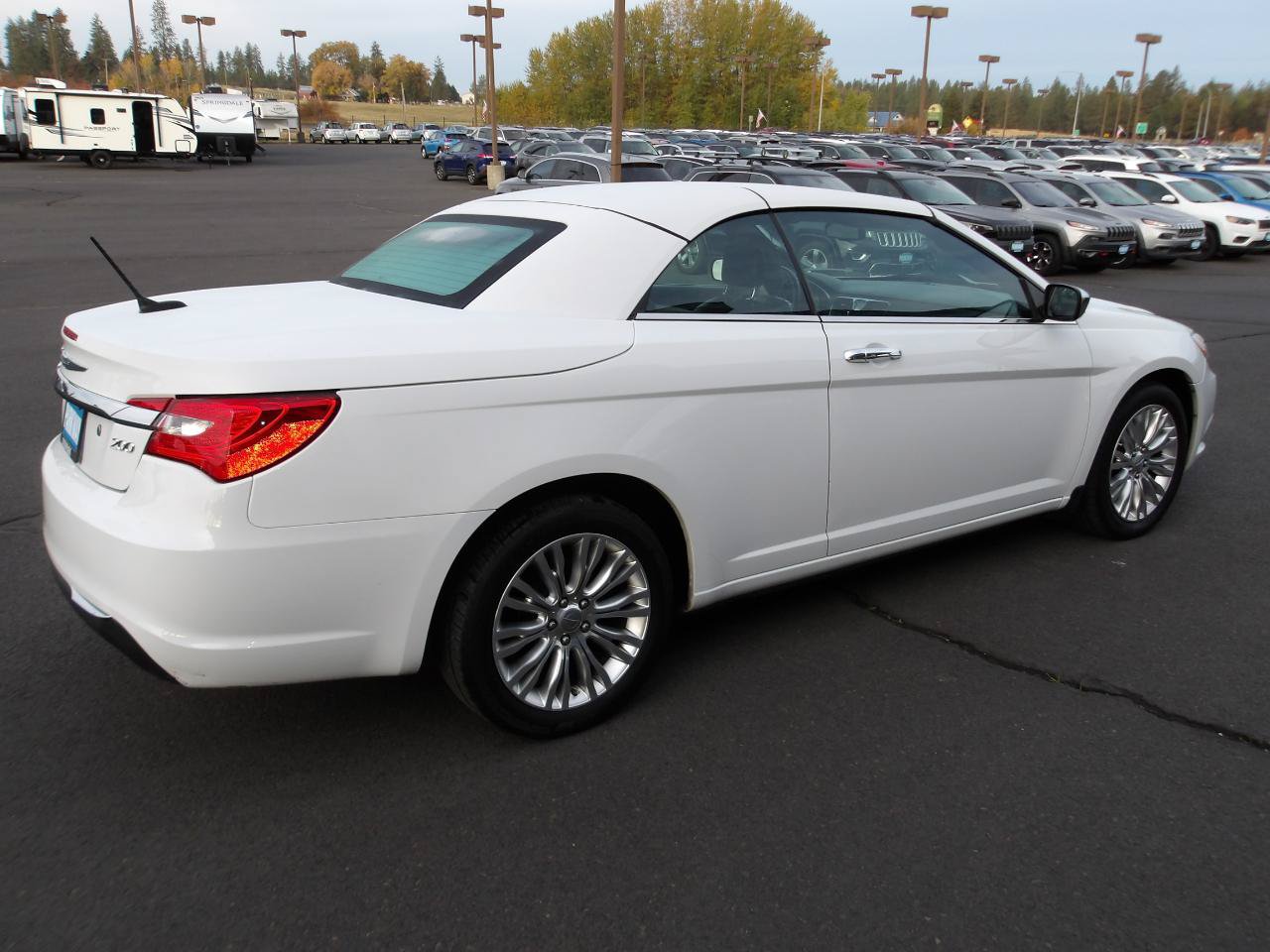 Used 2014 Chrysler 200 Limited FWD image 5