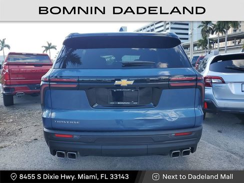 Used 2024 Chevrolet Traverse LS image 5