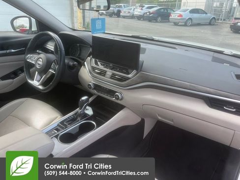 Used 2023 Nissan Altima 2.5 SL image 9