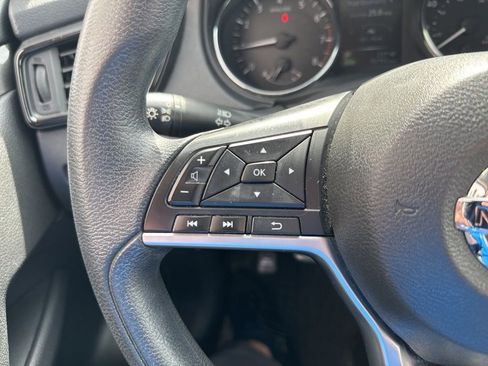 Used 2017 Nissan Rogue S AWD/4WD image 12