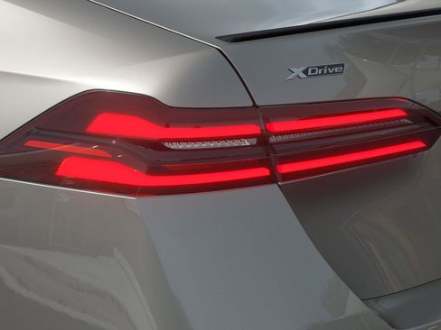 New 2026 BMW 550e xDrive image 8