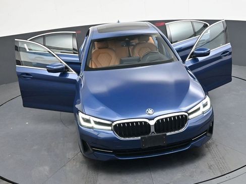 Used 2022 BMW 540i xDrive w/ Premium Package image 36