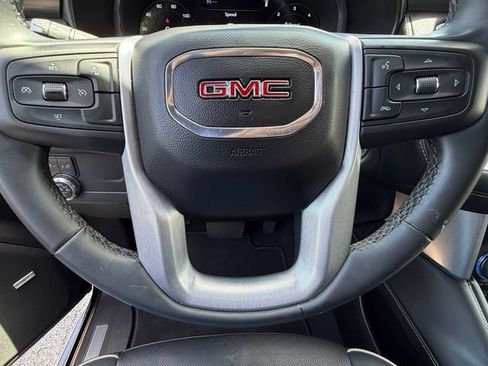 Used 2023 GMC Yukon XL SLT AWD/4WD image 22