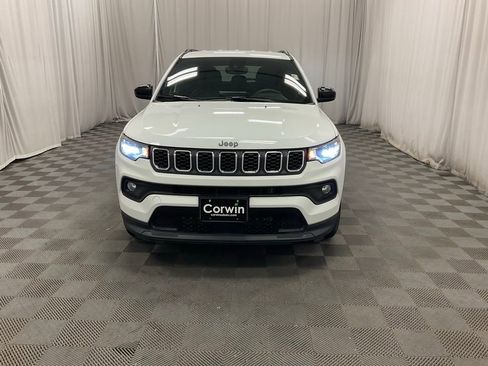 Used 2024 Jeep Compass Latitude image 7