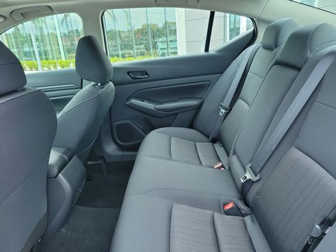 Used 2025 Nissan Altima 2.5 SV w/ SV Premium Package FWD image 15