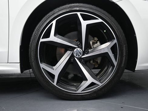 Used 2022 Volkswagen Passat 2.0T R-Line image 5