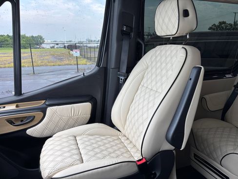 Used 2021 Mercedes-Benz Sprinter 2500 image 37