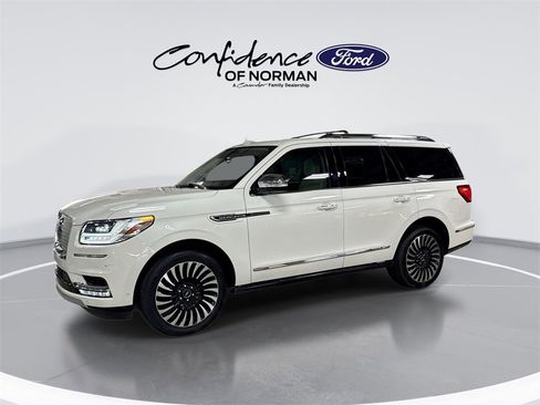 Used 2020 Lincoln Navigator Black Label w/ Cargo Convenience Package image 4