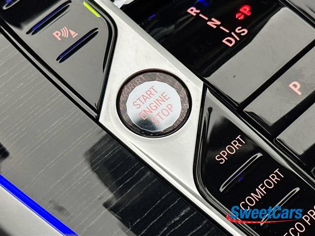 Used 2025 BMW X7 M60i AWD/4WD image 33