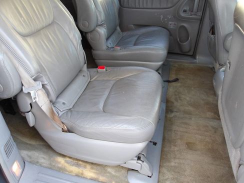 Used 2008 Toyota Sienna XLE Limited image 25