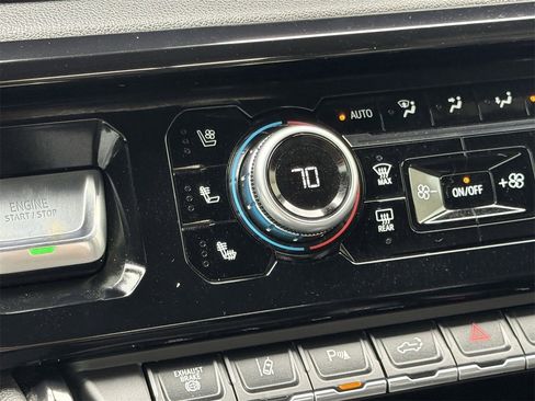 Used 2024 GMC Sierra 2500 AT4 w/ AT4 Premium Plus Package image 21