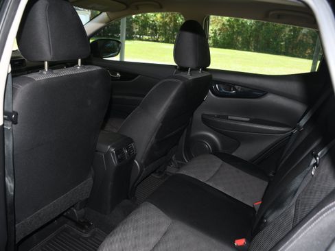 Used 2019 Nissan Rogue Sport SV w/ Technology Package FWD image 13