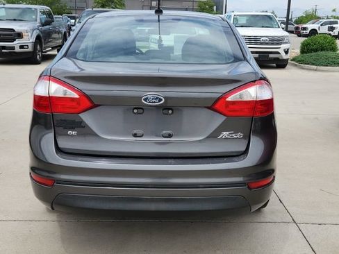 Used 2015 Ford Fiesta SE FWD image 3