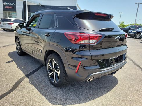 Used 2022 Chevrolet TrailBlazer RS w/ Sun and Liftgate Package FWD image 3