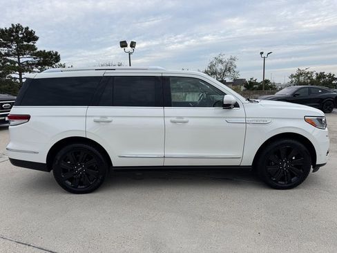 Used 2022 Lincoln Navigator Reserve w/ Monochromatic Package image 7