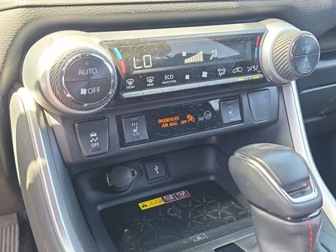 Certified 2022 Toyota RAV4 XSE w/ Weather Package AWD/4WD image 12