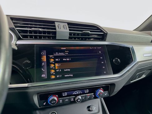 Used 2024 Audi Q3 2.0T Premium image 19