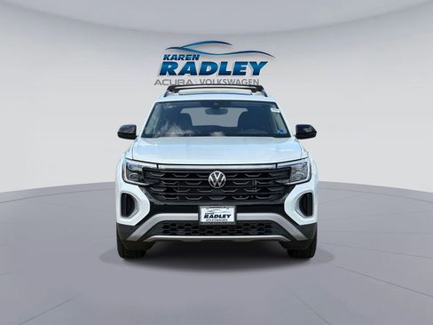 Used 2024 Volkswagen Atlas Peak Edition SEL image 6