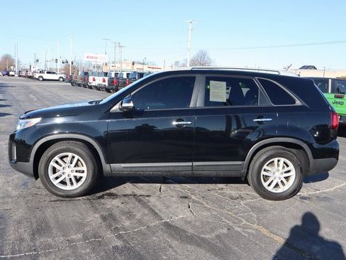 Used 2015 Kia Sorento LX image 17