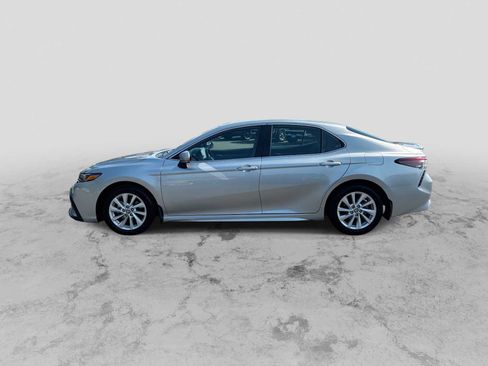 Used 2024 Toyota Camry SE FWD image 5