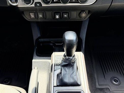 Used 2023 Toyota Tacoma SR5 w/ Technology Package AWD/4WD image 38
