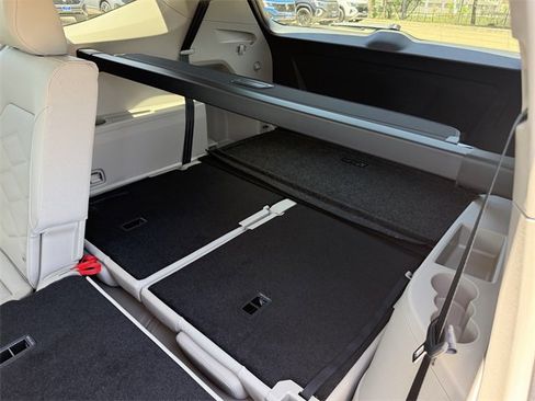 Certified 2025 Volkswagen Atlas SE image 18