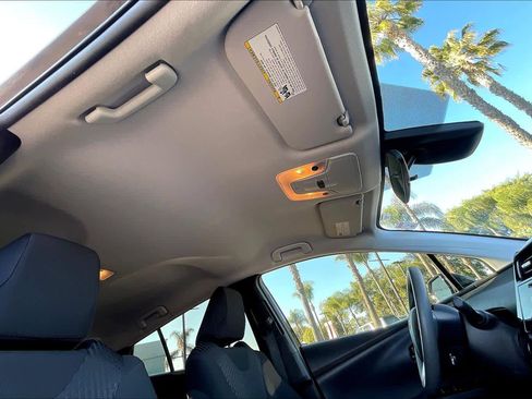 Used 2017 Toyota Prius Two image 14