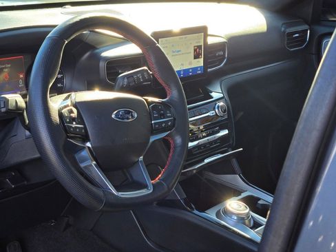 Certified 2022 Ford Explorer ST-Line image 24