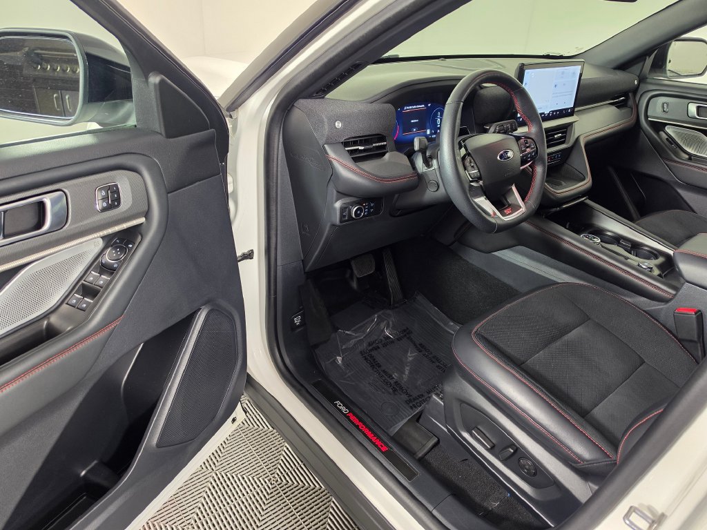 Certified 2025 Ford Explorer ST AWD/4WD image 21