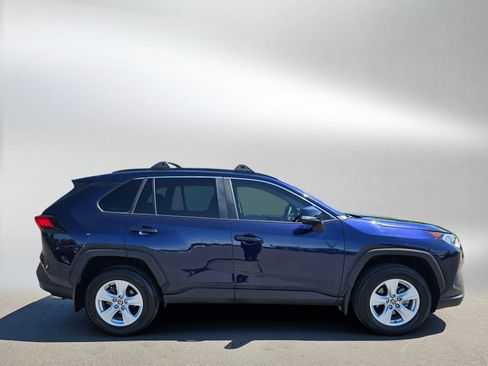 Used 2021 Toyota RAV4 XLE w/ Convenience Package AWD/4WD image 6