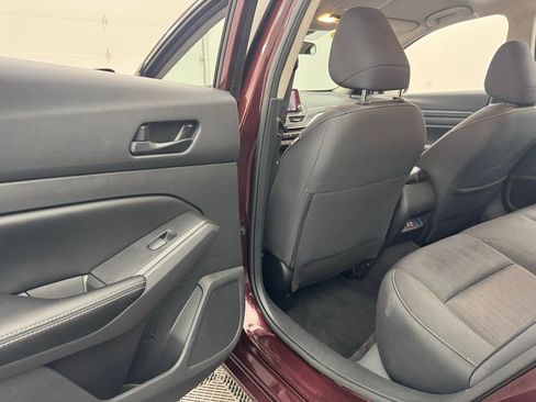 Used 2024 Nissan Altima 2.5 SV image 33