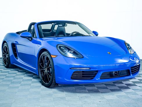 Used 2025 Porsche 718 Boxster image 8