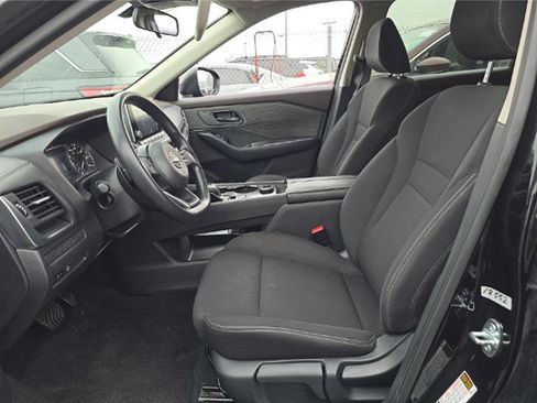Used 2023 Nissan Rogue S AWD/4WD image 5