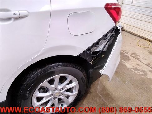 Used 2019 Chevrolet Equinox LT image 16