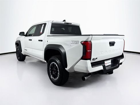 Certified 2025 Toyota Tacoma TRD Off-Road image 12